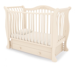 Детская кровать Гандылян Габриэлла с универсальным маятником 