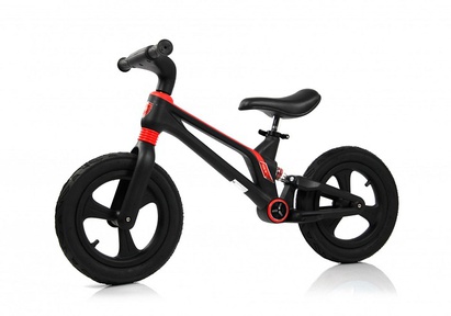 Детский беговел Rivertoys М002БХ надувные колеса