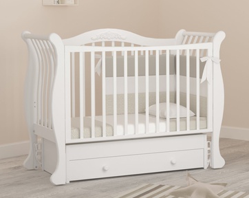 Детская кровать Гандылян Габриэлла с универсальным маятником 