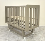 Детская кровать Incanto Lunna CHARM с маятником на колесах                      