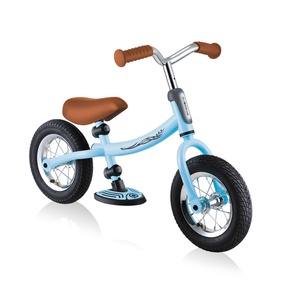 Детский беговел Globber Go Bike Air (надувные колеса)