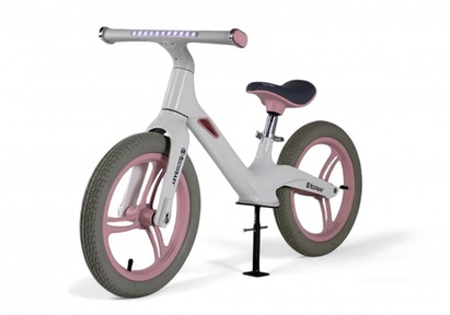 Детский беговел Rivertoys HB-555-14 надувные колеса, подсветка