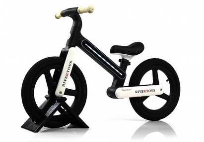 Детский беговел Rivertoys HB-003 (надувные колеса, LED подсветка)