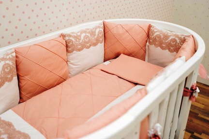 Дизайнерский комплект в кроватку Dreams Пудровое кружево