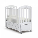 Детская кровать Гандылян Марсель (колеса, продольный маятник)