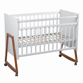 Детская кровать Мой малыш Astrid (колесо-качалка, опуск.планка)